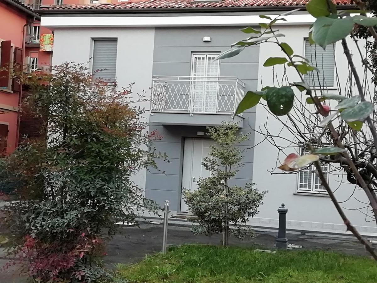 Grigio Perla Panigale, Villetta Con Giardino E Parcheggio Privato Fino A Tre Posti Auto - Un Oasi Di Tranqullita بولونيا المظهر الخارجي الصورة