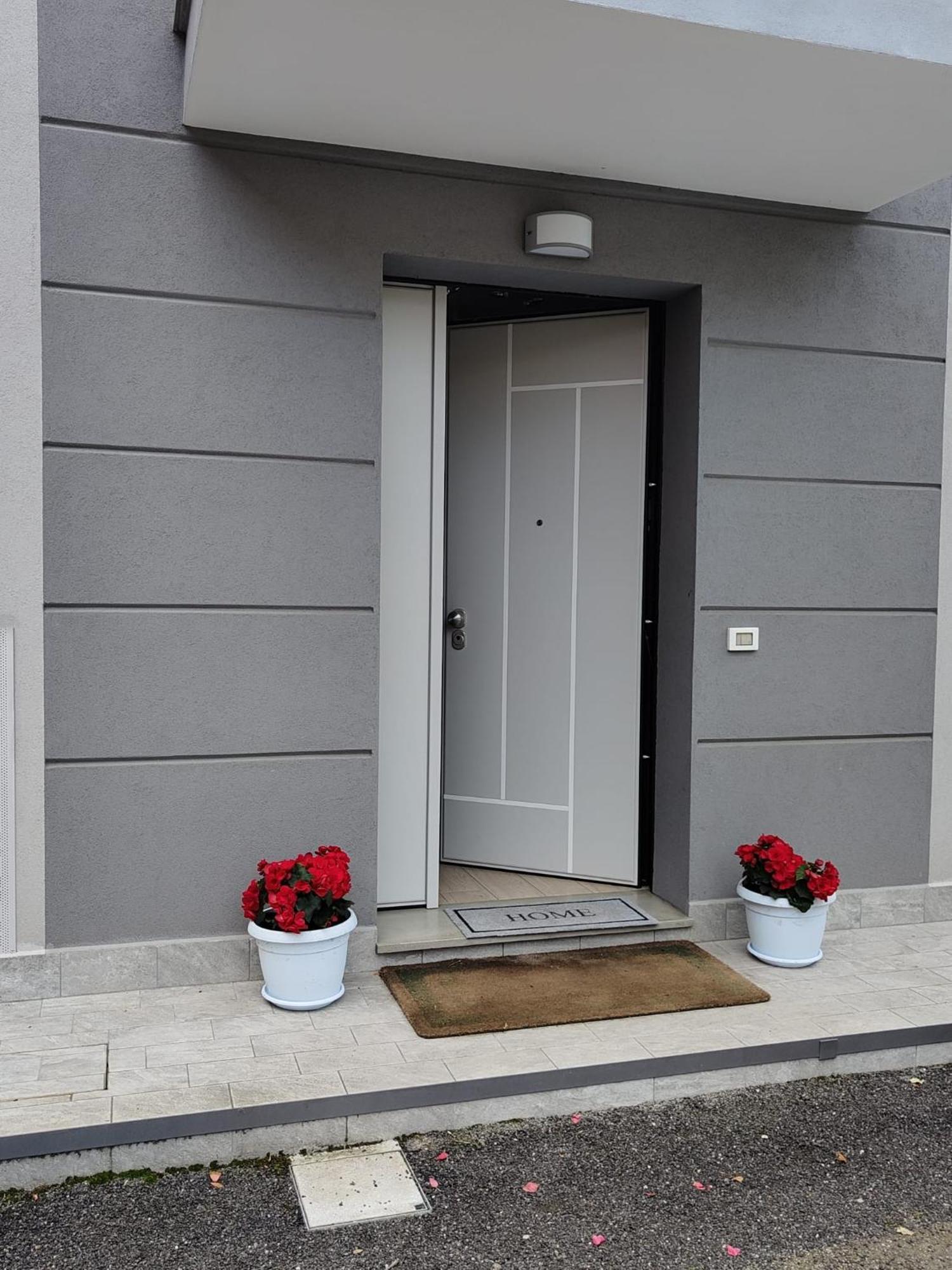 Grigio Perla Panigale, Villetta Con Giardino E Parcheggio Privato Fino A Tre Posti Auto - Un Oasi Di Tranqullita بولونيا المظهر الخارجي الصورة