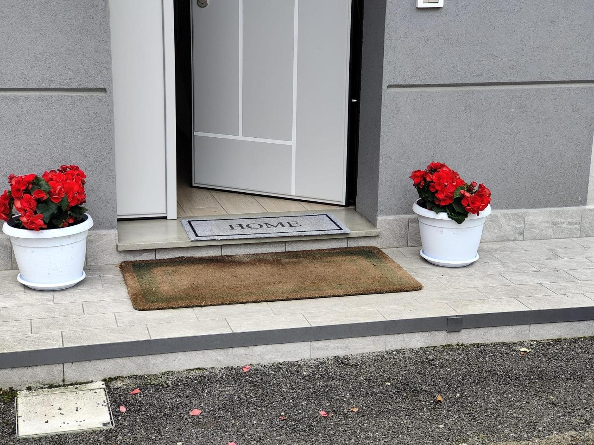 Grigio Perla Panigale, Villetta Con Giardino E Parcheggio Privato Fino A Tre Posti Auto - Un Oasi Di Tranqullita بولونيا المظهر الخارجي الصورة